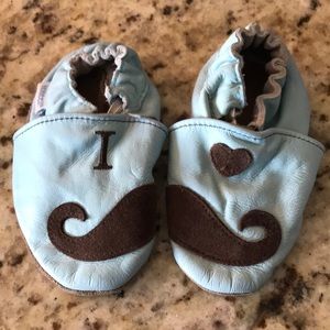 Robeez mustache leather shoes 6-12 months